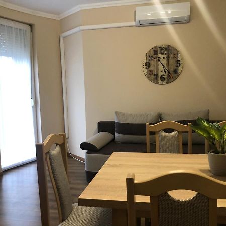 Alina Apartmanok Hajdúszoboszló المظهر الخارجي الصورة