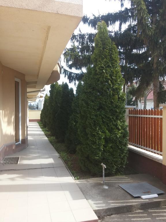 Alina Apartmanok Hajdúszoboszló المظهر الخارجي الصورة